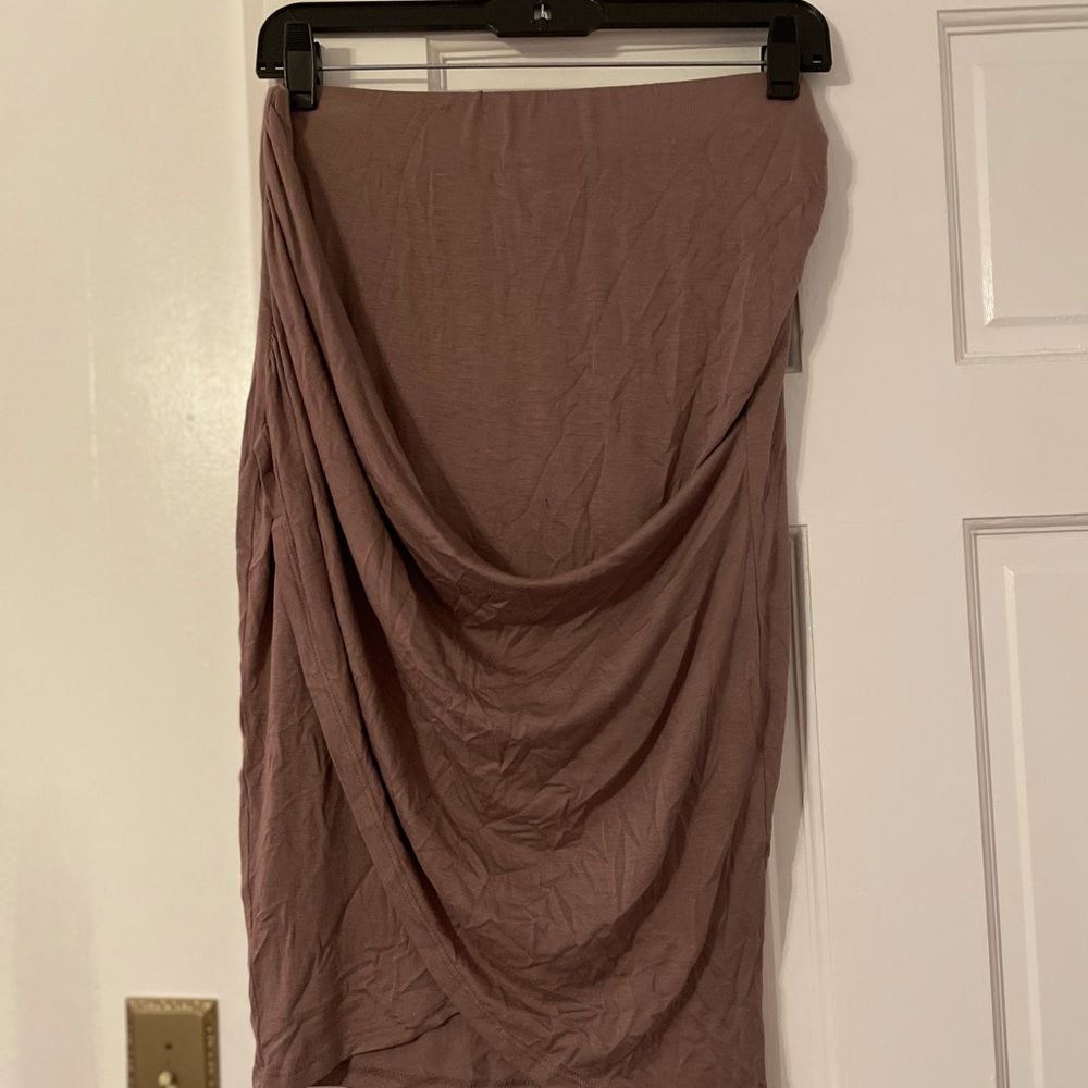 Cute tan skirt!!